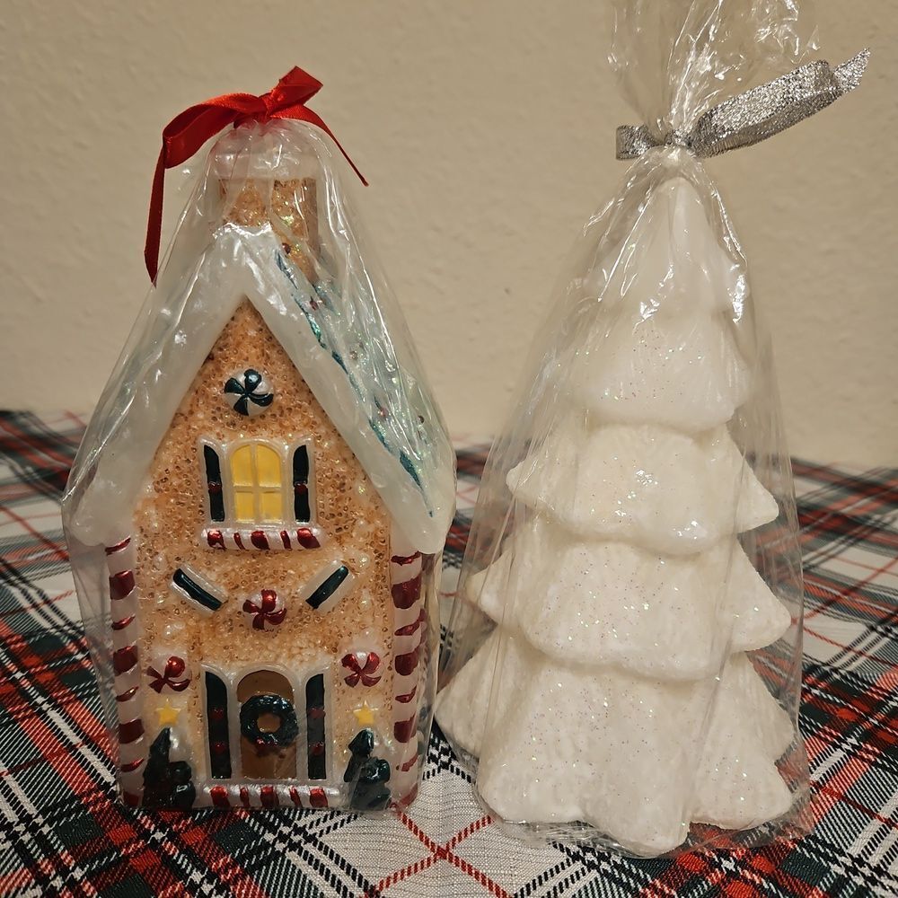 Santa's Workbench Festive Christmas Tree & Gingerbread House Candles